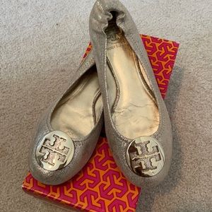 Tory Burch Reva Flats Platinum/Gold size 8